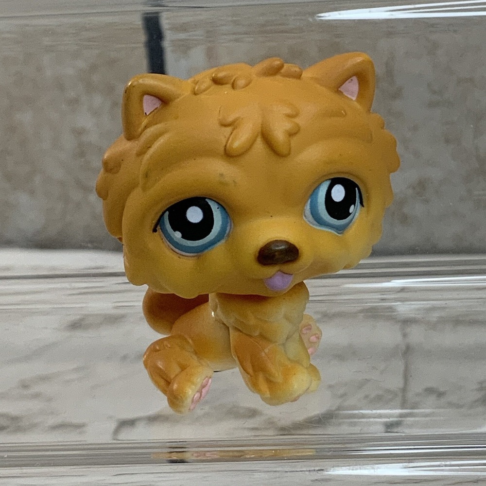 Hasbro Littlest Pet Shop LPS #117‎ Chow Dog Brown Gold Blue Eyes